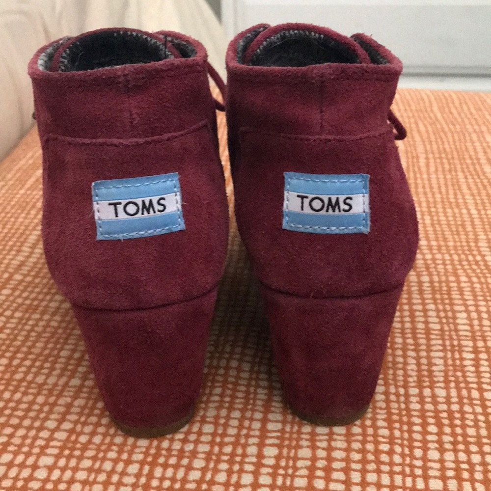 TOMS - Picture 2 of 3